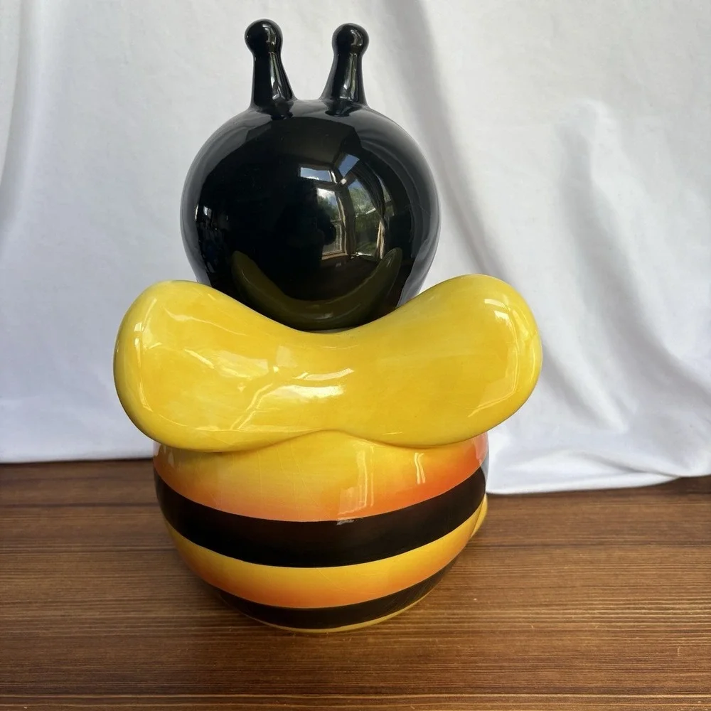 Cosmos Gifts Ceramic Honey Bee Cookie Jar Bumble Bee Kitchen Canister